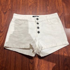 white jean shorts